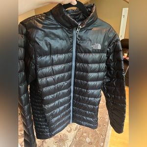 North Face jacket, good condition with the exception of a small rip inside c pic